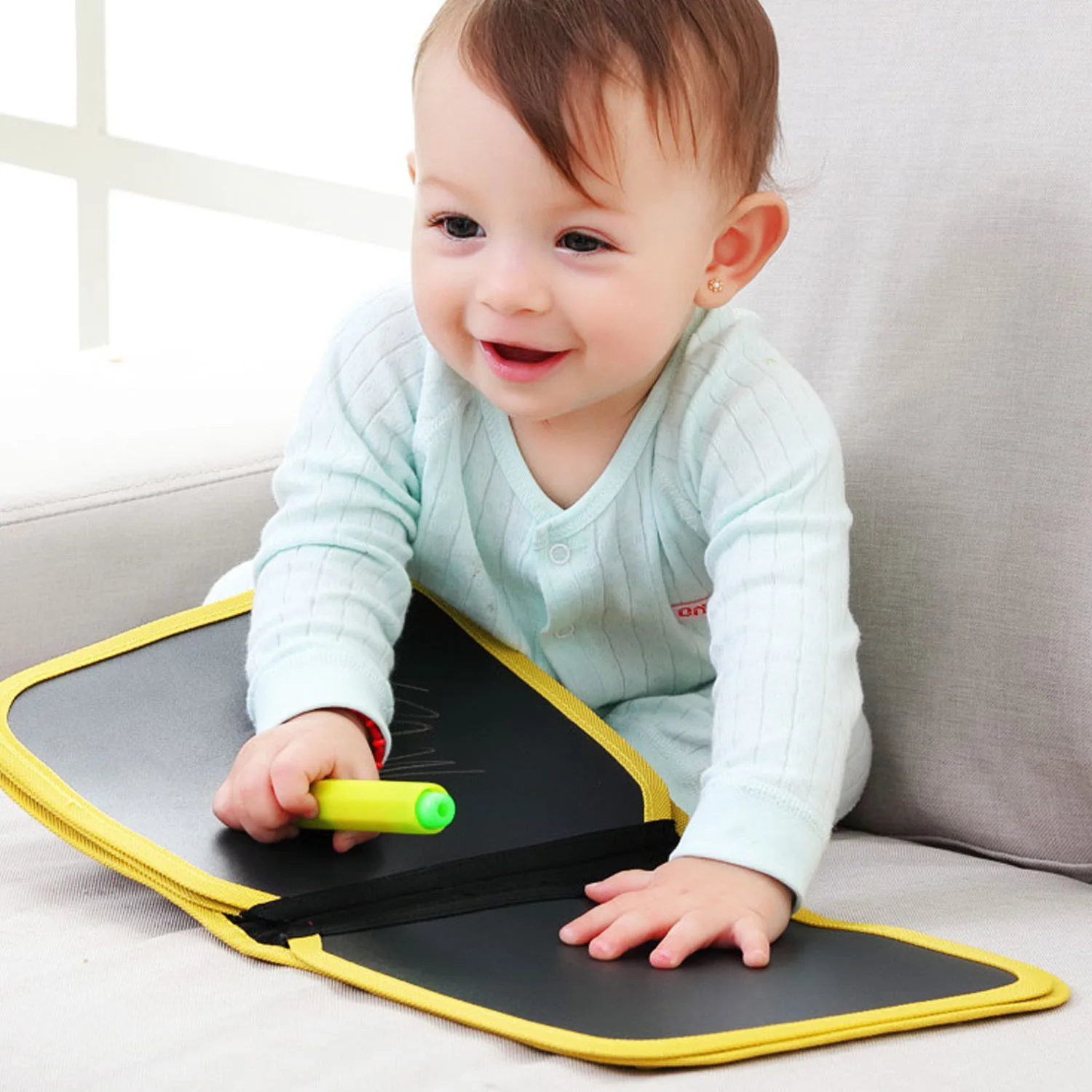 

Kids Portable Soft Chalk Board Blackboard Chalkboard Graffiti Writing Book Board with 3pcs Chalks DIY Drawing Painting Toys