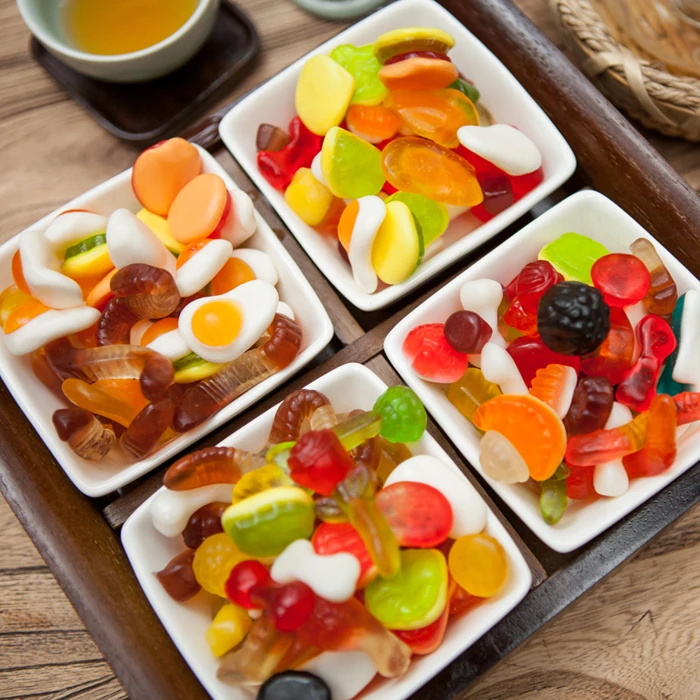 2015 color candy chinese gummy candy fruit juice flavour sweets and