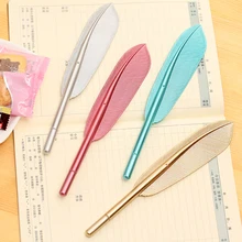 

2pcs Feather Pens Korean cute feather Pen handle stationery personality neutral pen wholesale retro creative Pen