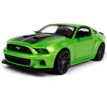 

Maisto 1:24 2014 mustang street white green racer car diecast for ford car model for collecting motorcar diecast shape 31506