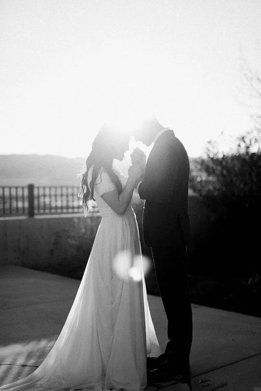 summer-lace-chiffon-modest-wedding-dresses (3)_