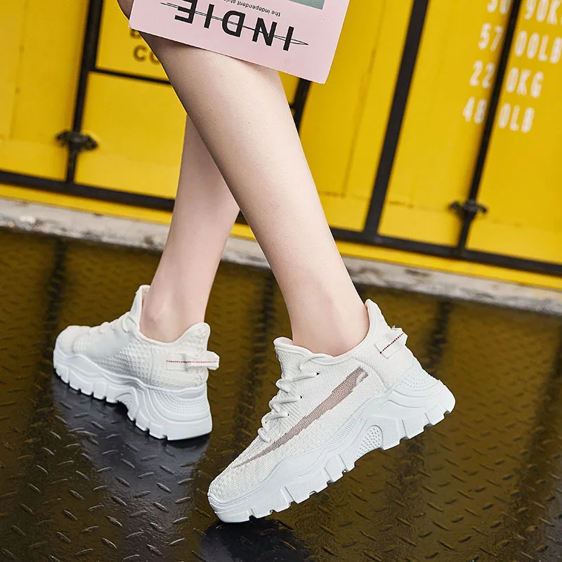 

Small white shoes female increase orgasm shoes 2019 spring new mesh face wild breathable old sports shoes women shoes