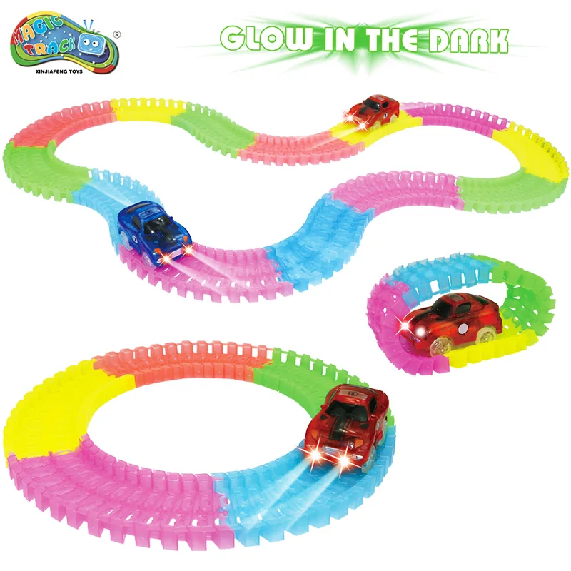 Goede Magic spoor Mini Racing Auto Racewagens Track Lichtgevende Weg Slot Glow in The Dark stunt railroad flexibele gloeiende speelgoed voor jongens