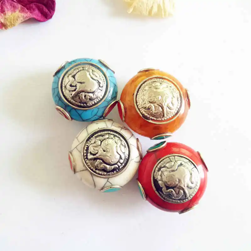 

NBB242 Tibetan Sea Snail Amulet Beads 28mm Nepal Hand Metal Beads Inlay Colorful Stone 2PCS
