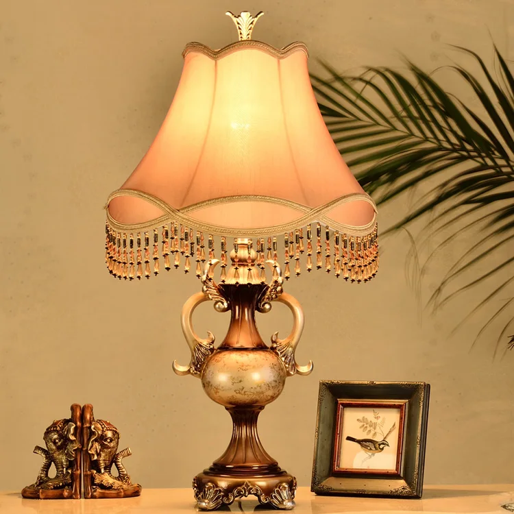 

Retro Luxtry Resin Table Lamp Fabric Lampshade Bedside Desk lights lamparas de mesa Book Lamps Deco Luminaria Home Lighting
