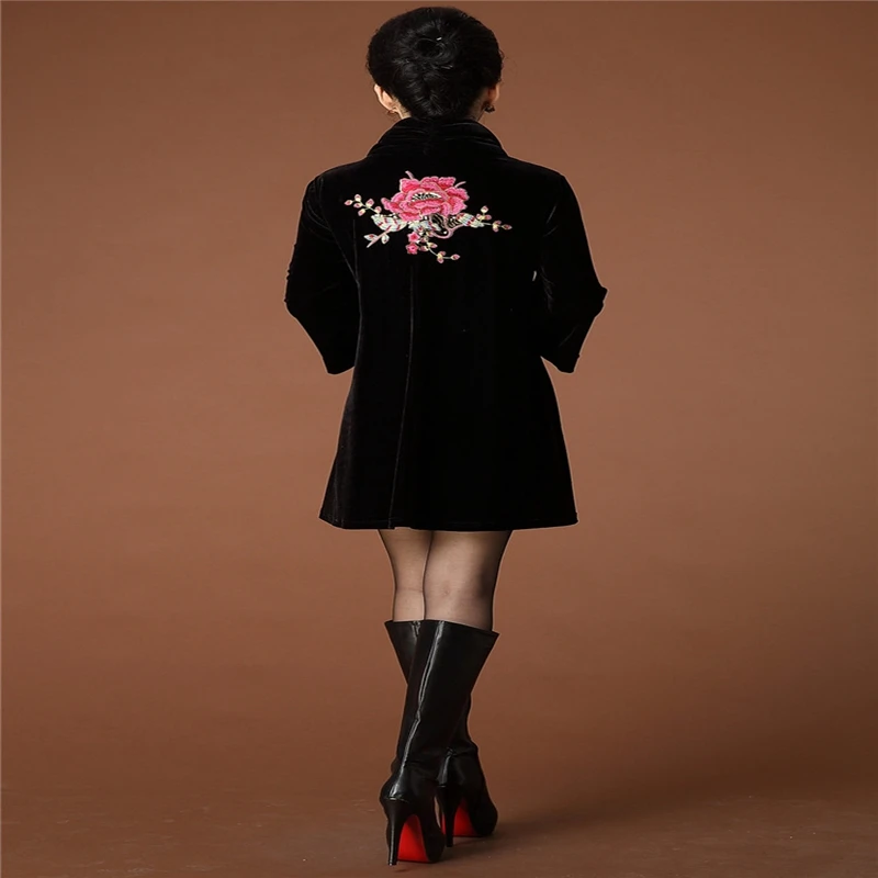 Taille Brie Le Mère L'automne Or Âge Graisse Femmes Plus Broderie Velours Manteau Velvet vent Noir Moyen Survêtement black Coupe D'hiver Chargé De zx0FFnrwd