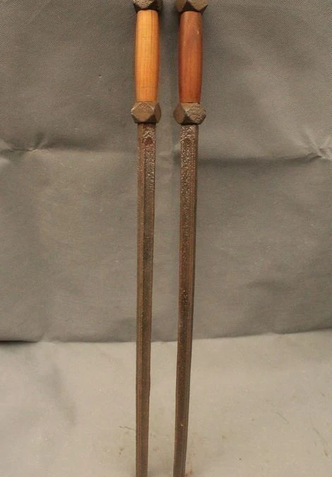 

28"China Chinese Folk Old Bronze famous Shuang Bian Weapons Statue Pair