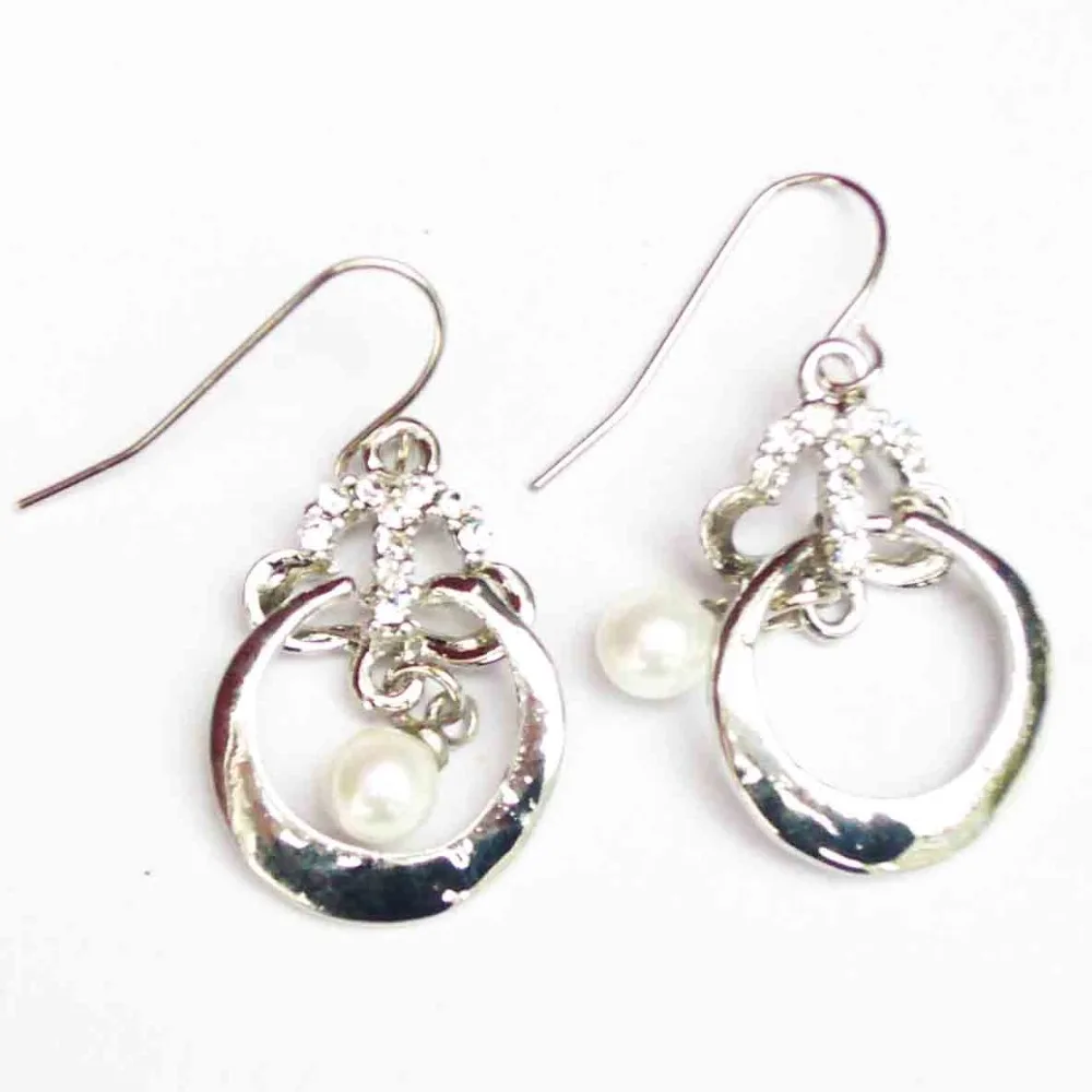 

SLE001 925 Sterling silver earrings with box