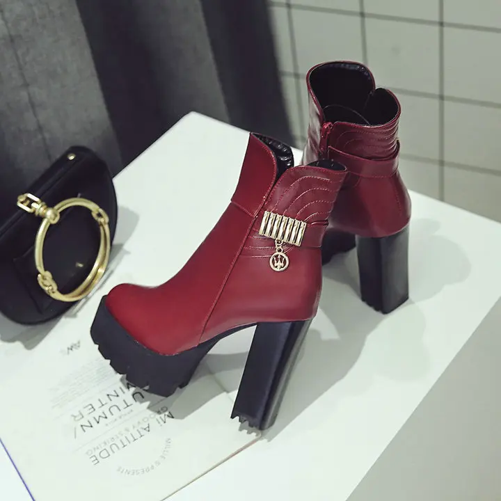 Женские ботильоны из искусственной кожи; ботинки на высоком квадратном каблуке; зимняя женская обувь на платформе и молнии со стразами; цвет черный, красный, белый; Прямая поставка