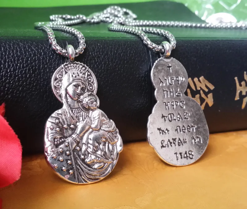 

55*31*2MM Catholic Holy Virgin Mary Godmother Kids Pendant Praying for Children Pray Home Decoration Catholicism Craft