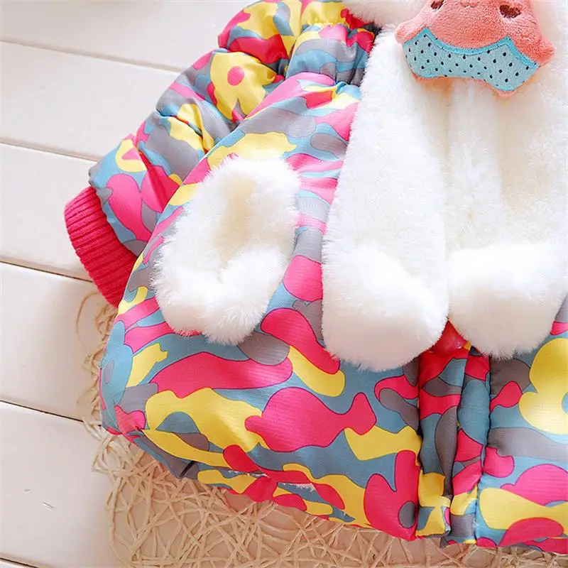 Детская зимняя куртка для маленьких девочек милые уши кролика куртка с капюшоном Пальто камуфляжной расцветки Детская куртка-парка На 1-от 2 до 3 лет