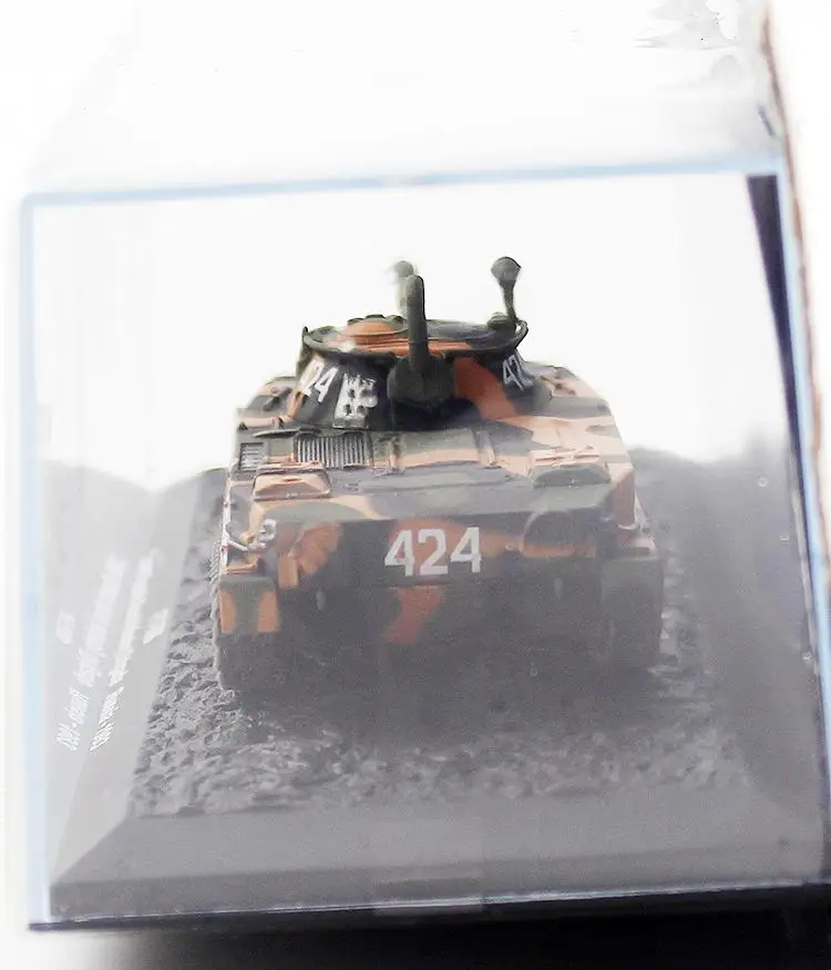 PT-76B 336th Guards морская стрелковая команда Россия 1993 1/72 модель танк IXO