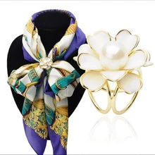 Korean Female Simple Black/White Plastic Camellia Flower Scarf Buckle Scarf Brooch Jewelry Pin Nice Charms Women Gift