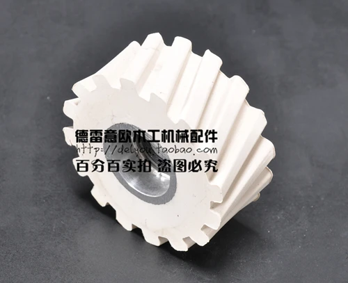 

Woodworking machinery fittings South Wang Xiaofeng Yue Austria full sealing machine Tongli conveying pressure wheel edge machine