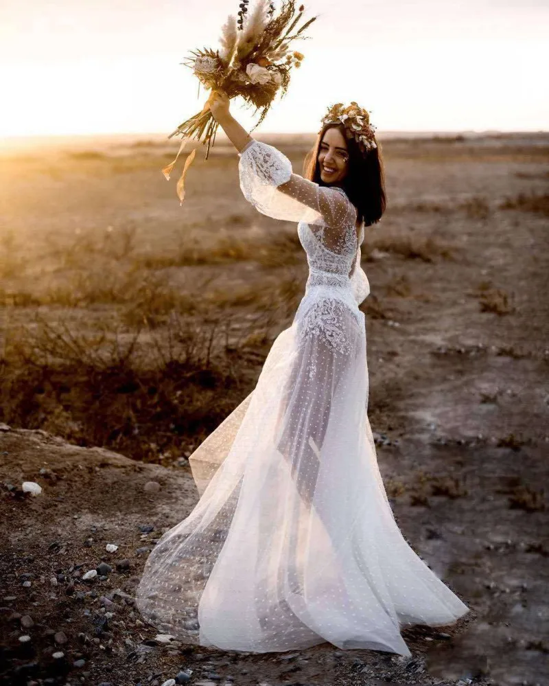 

See Through Lace Beach 2019 Bohemia Bridal Gowns Sexy V Neck Lantern Sleeve 2019 Muslim Arabic Wedding Dress Boho Sofuge Vestido