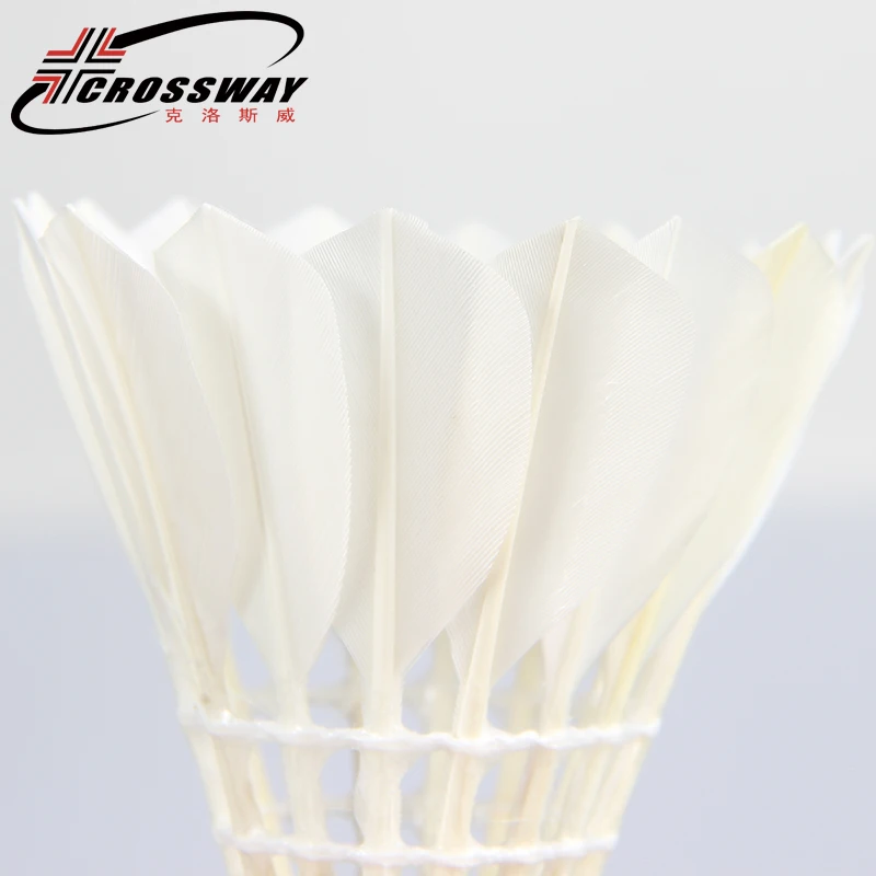 12 piezas o 6 piezas barril de bádminton Shuttlecock blanco clase una pluma de pato volando estabilidad duraderas Shuttlecock de la bola