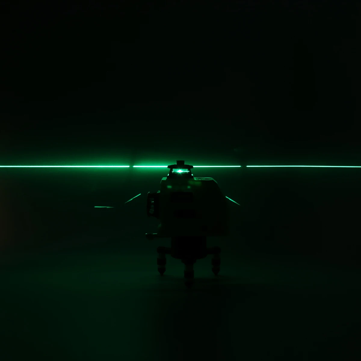 100-240V 12 Lines 3D Green Laser Level Self-Leveling 360 Degre Horizontal & Vertical Cross Green Laser Beam Line W/ Tripod