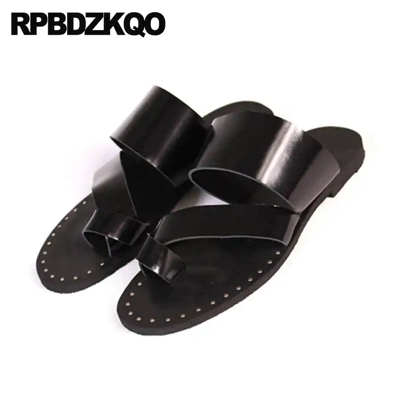 slides with toe loop