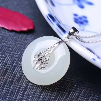 

The new Hetian yu pendant buckle