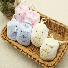 Модная одежда для детей, Детская мода перчатки рисунком медведя Анти-схватив Прихватки для мангала новорожденный защиты Уход за кожей лица хлопковые нескользящие царапин Прихватки для мангала