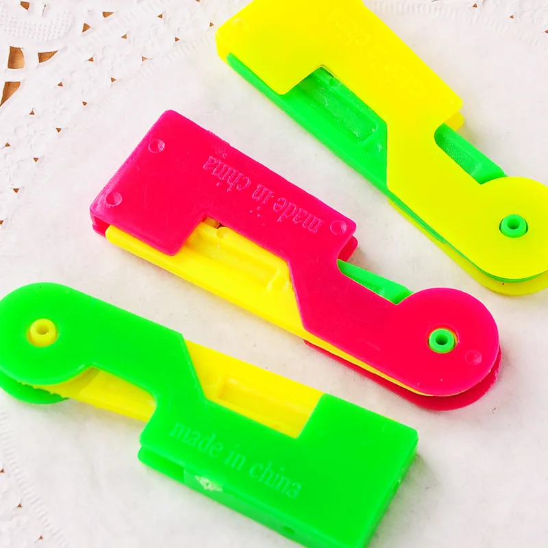 

Sale New 1PCS/5pcs Random Color Convenient Automatic Easy Sewing Needle Device Threader Thread Guide Tool For Older
