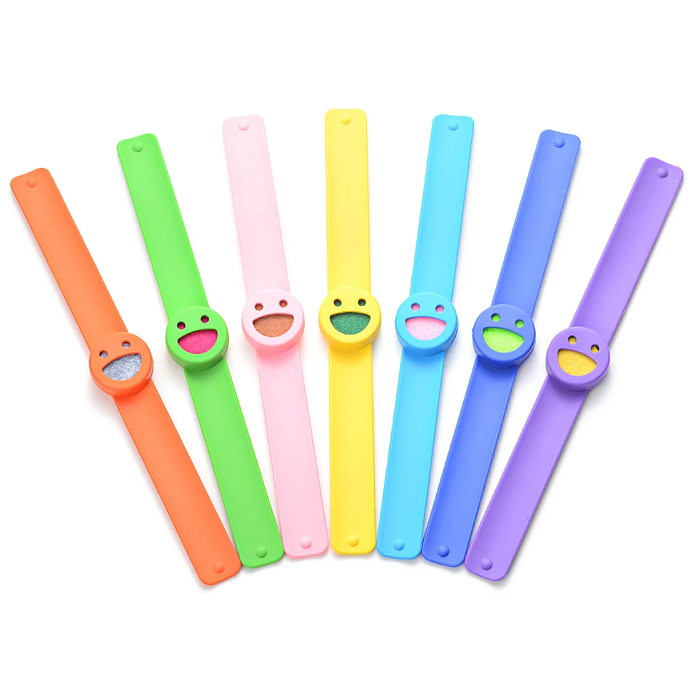 

Smile Face Cartoon Slap Bracelets Silicone Mosquito Repellent Essential Oils Diffuser Bracelet for Kids VA-975