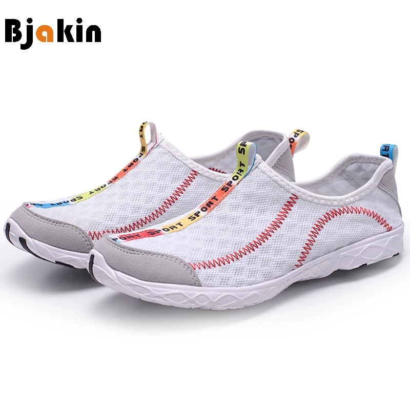 

Bjakin Summer Man Woman Aqua Shoes Lightweight Mesh Beach Sneakers Unisex River Seaside Upstream Shoes 35-45 Size buty do wody