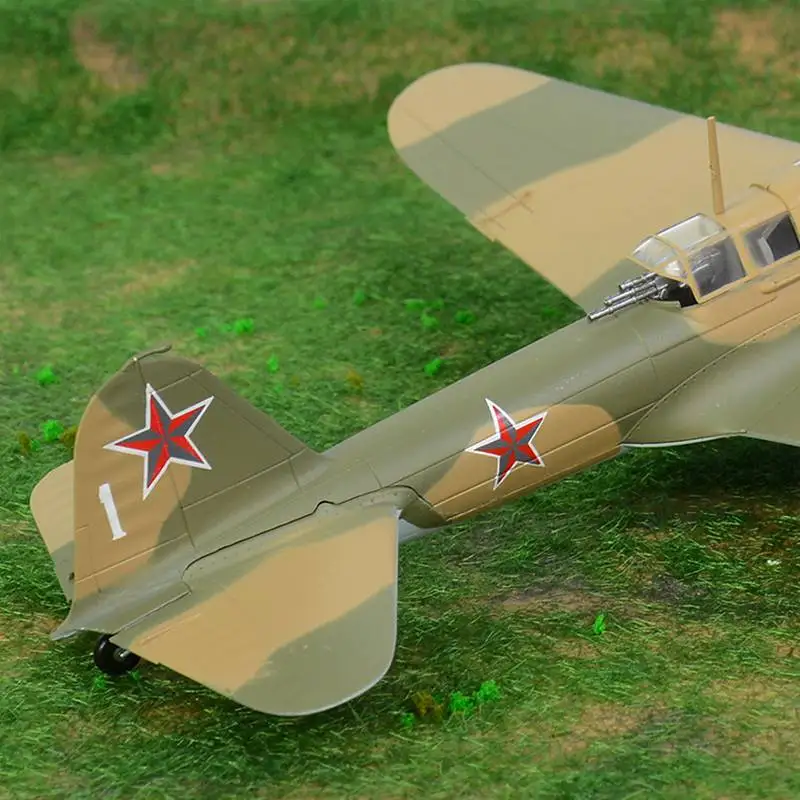 Готовая Коллекционная пластиковая модель самолета 1/72 Ilyushin Il 2 Shturmovik 2M3 Советский