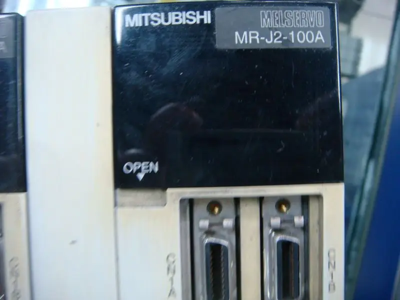 

[SA] Positive! Clearing price! Disassemble - servo drive MR-J2-100A kind of spot!