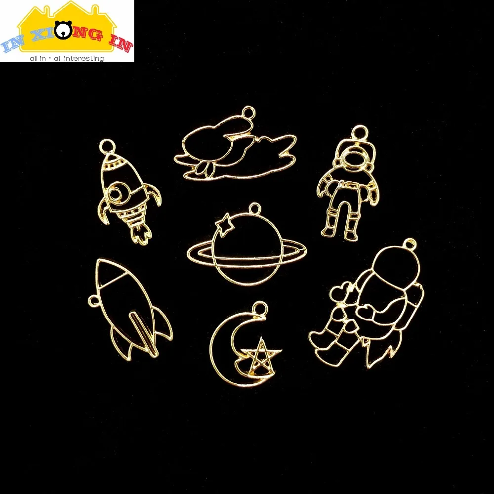 

10pcs Spaceman Metal Open Bezel Hollow Planet Rabbit Pendant Resin Craft Rocket Astronaut Frame Charms Jewelry DIY Accessories