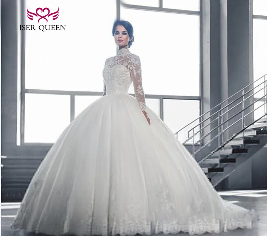 High Stand Collar Long Sleeve Arab Vintage Wedding Dresses 2018 Ball Gown Lace Appliques Sequin Beaded Court Train Wedding Dress
