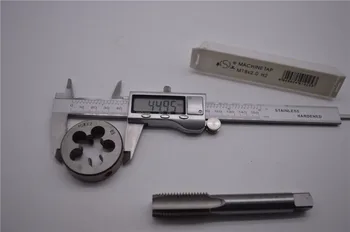 

1 piece M18*2mm Tap and 1 piece M18*2mm Die , M18 standard metric machine used tap and die