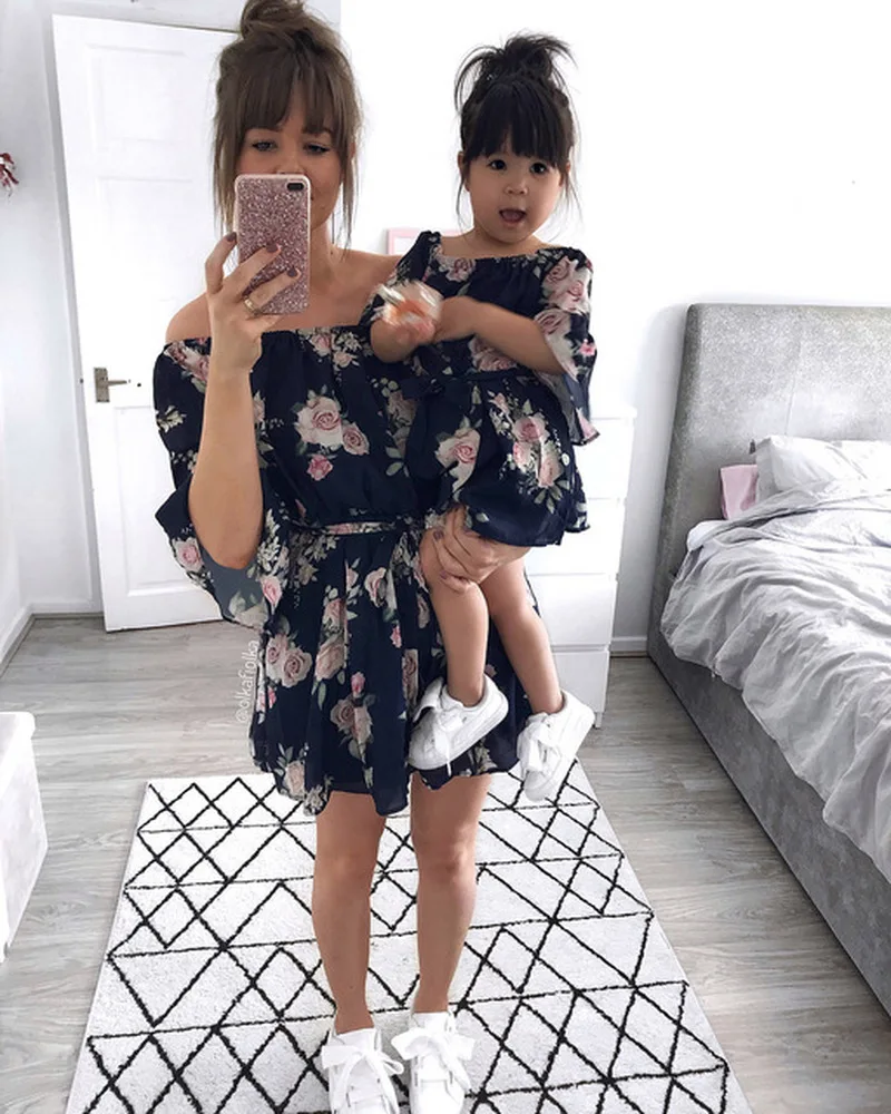 

Family Look Mother Daughter Family Matching Outfits Off Shoulder Floral Dress Summer Chiffon Girl Women Boho Dresses Sundress