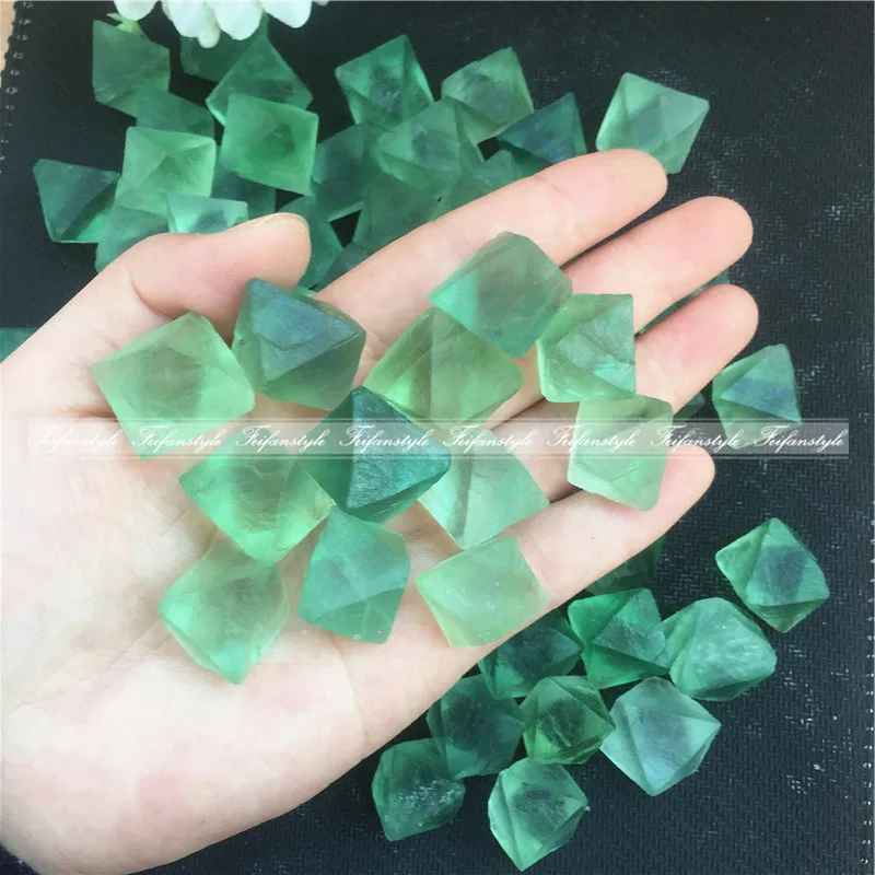 

Wholesale 500g/1000g Tumbled Gemstone Natural Green Fluorite Octahedral Cube Small Natural Stones Fluorite Quartz Crystal Q076