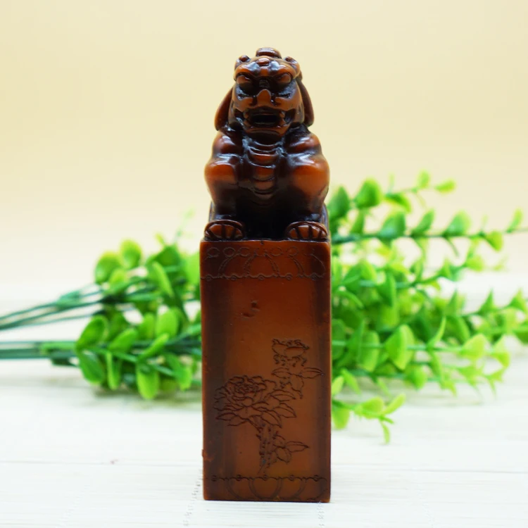 

Natural Shoushan stone, (Tian Huang color) dispel evil blessing beast, calligraphy, calligraphy and painting seal cutting seal
