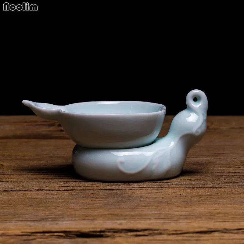 

NOOLIM Longquan Celadon Gourd Shape Tea Leak Ceramic Filter Tea Strainers Jingdezhen Kung Fu Tea Set Accessories Tea Tools