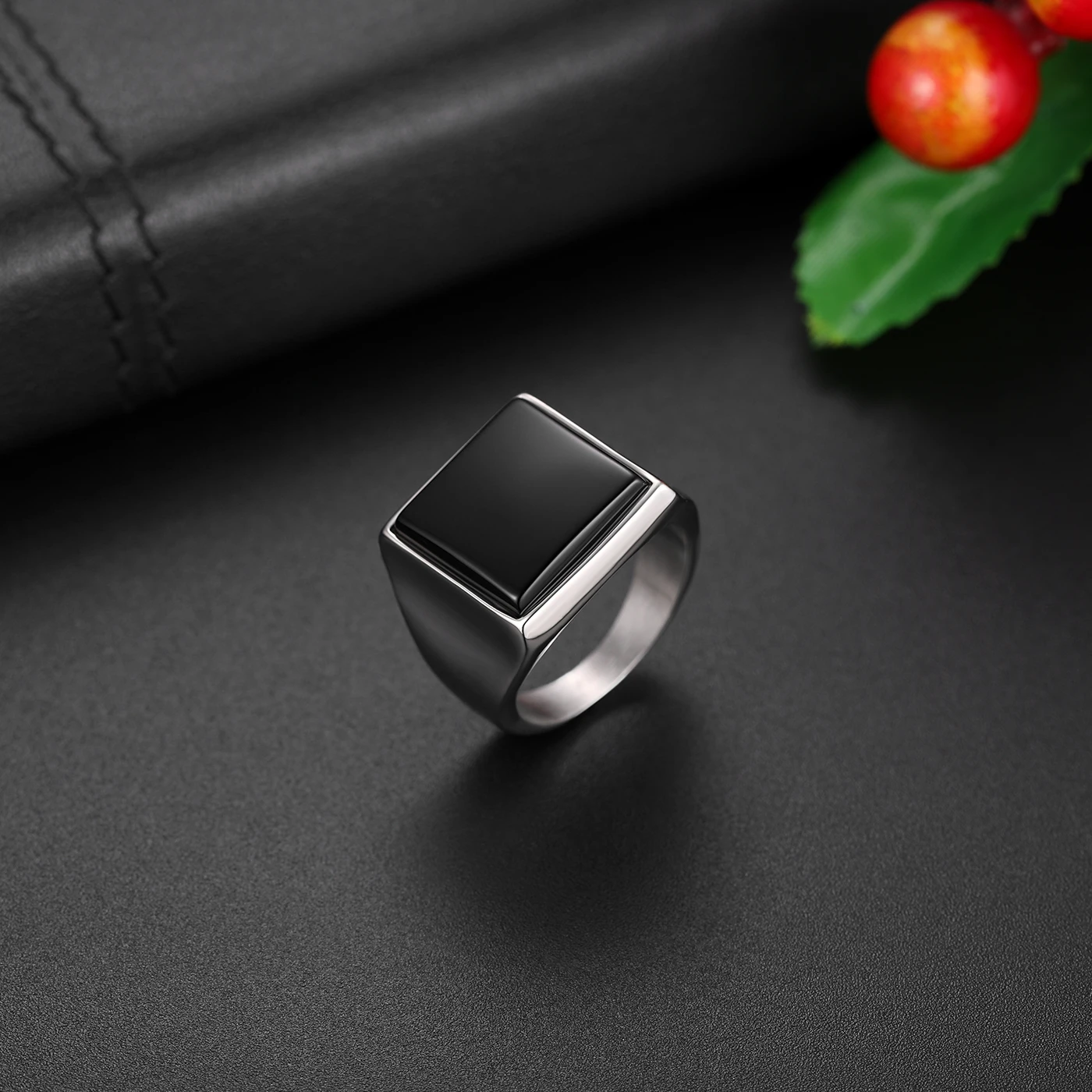 BONISKISS Men's Ring Unique Design Round Jewelry For Man Simple Atmospheric Polished Stainless Steel Man Party Ring Anillos