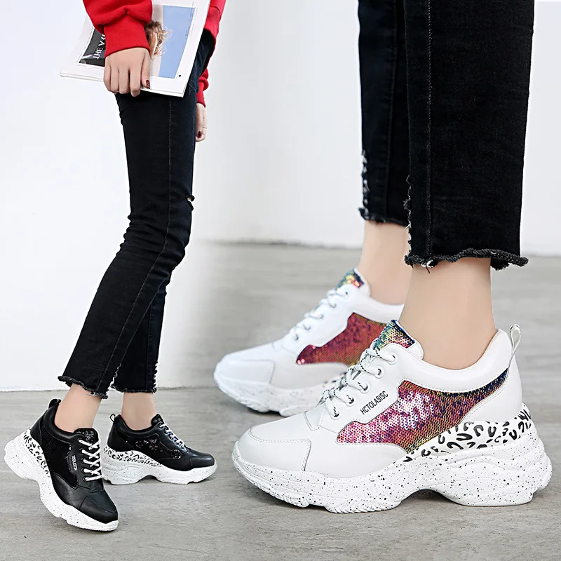 

2019 new spring and autumn women's shoes net red old shoes female cake thick bottom increased bright sequins casual shoes.