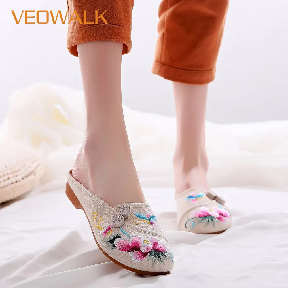 

Veowalk Chinese Ruyi Knot Women Canvas Embroidered Mules Slippers Summer Ladies Comfort Flat Slides Soft Old Beijing Shoes