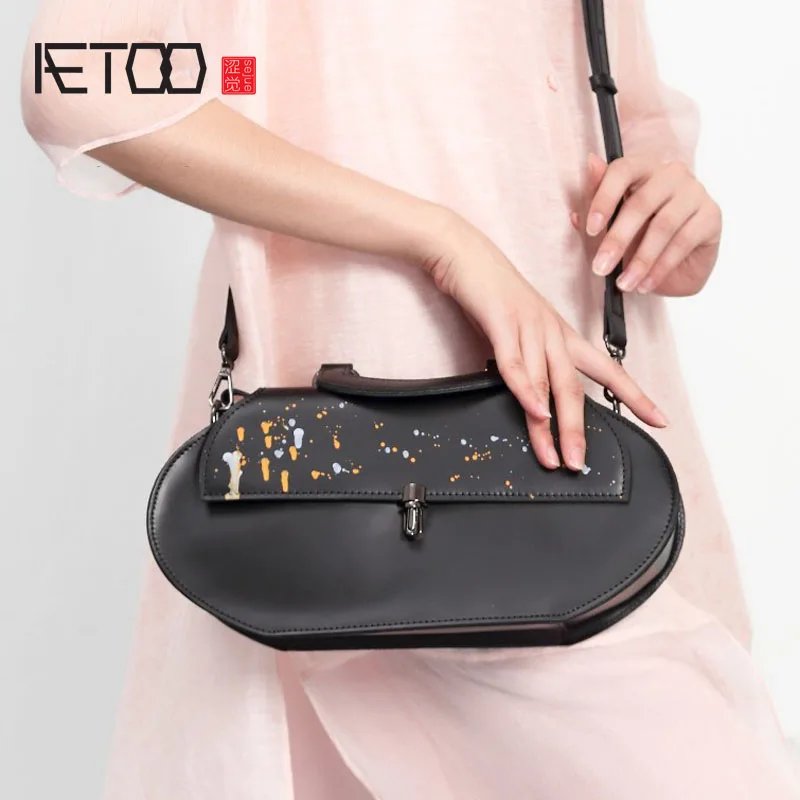 

AETOO Original handmade bovine dermis ink ink printing retro portable Messenger bag shoulder bag