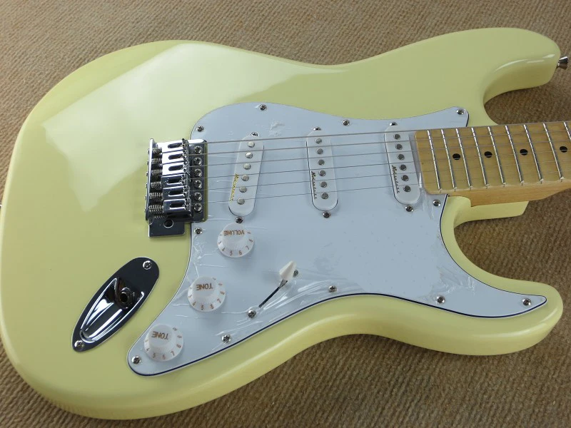 

Vintage yellow cream Yngwie Malmsteen Scalloped maple fretboard Big Head ST 6 string electric guitar guitarra can customized