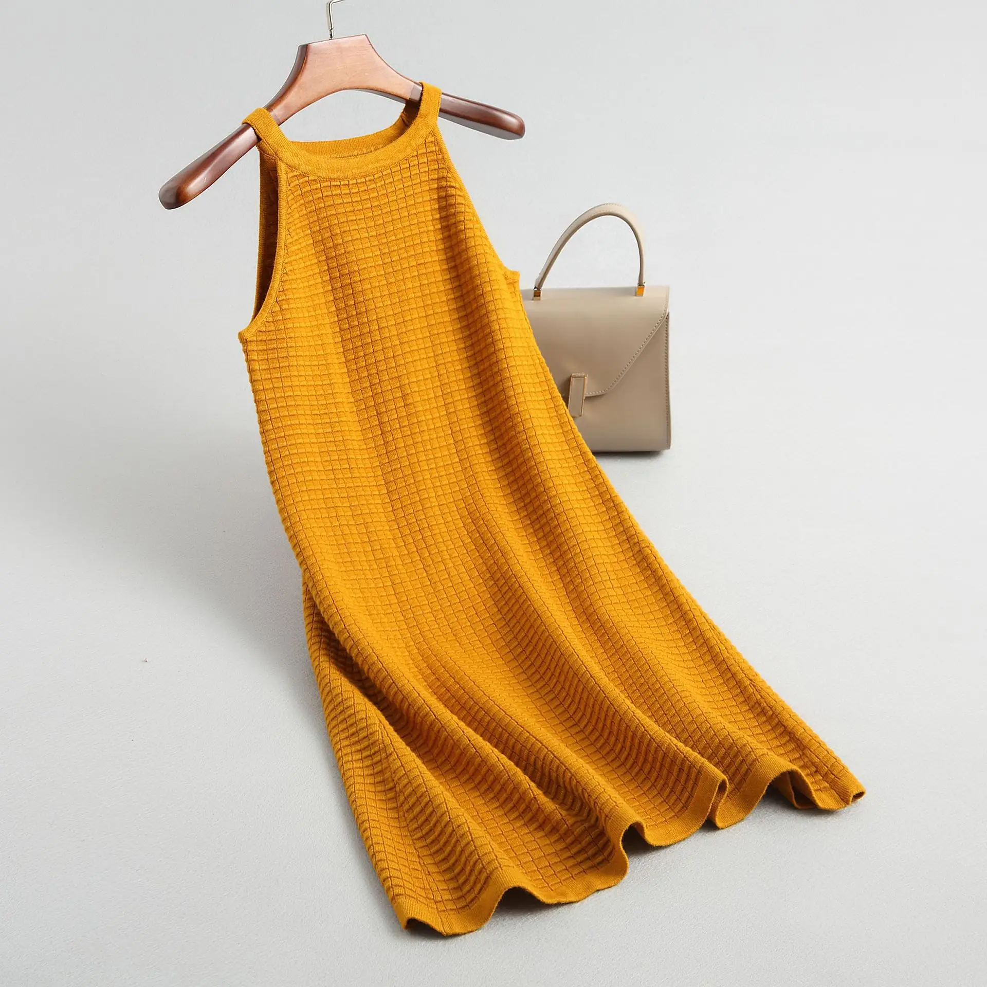 

Vogue of new fund dress 2018 autumn and winter dress getting grid condole render dresses long knitted dress