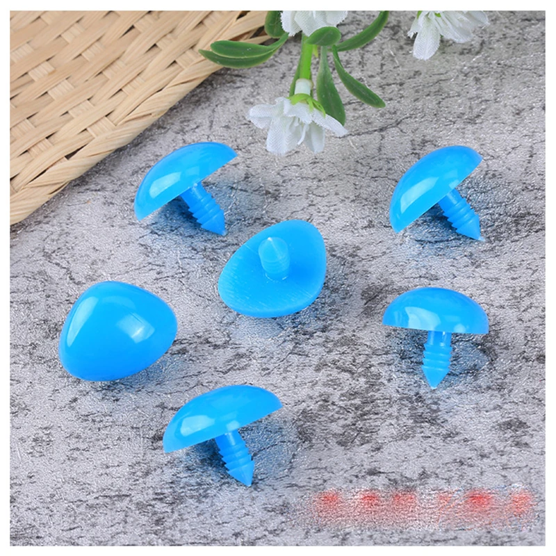 

20x26mm 500pcs Plastic Triangle Doll Nose Safety Nose For Teddy Bear Stuffed Toys Snap Animal Scrapbooking Puppet Dolls Craft
