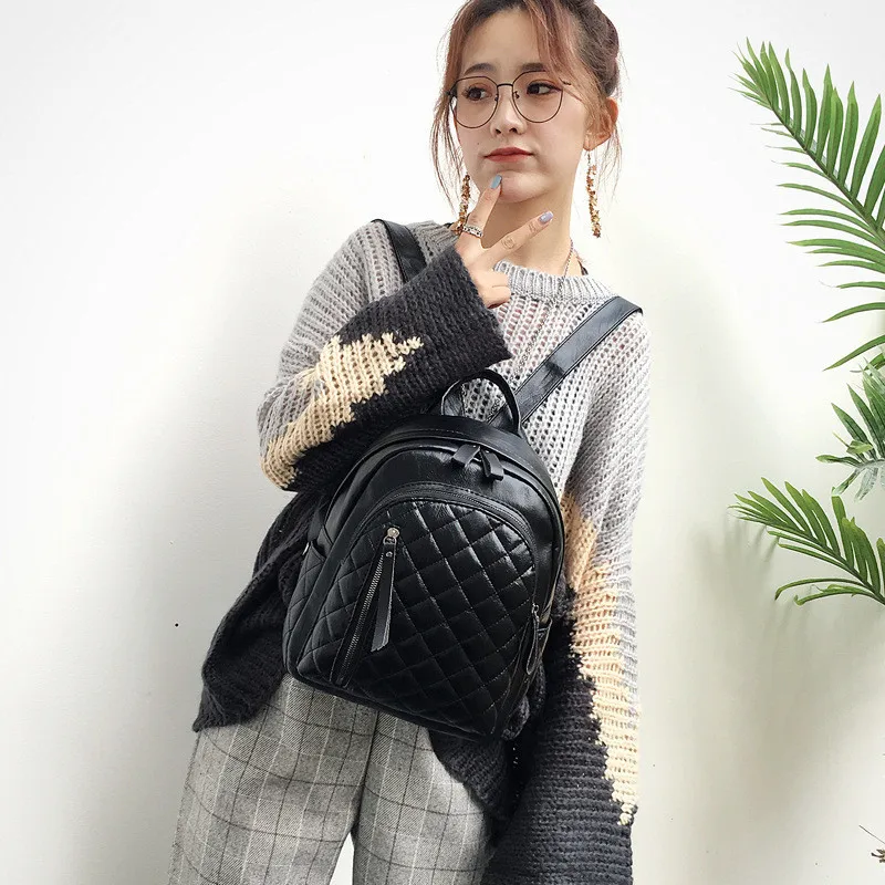 

Korean version of the fashion ladies shoulder bag leisure outdoor simple travel bag PU Lingge student bag