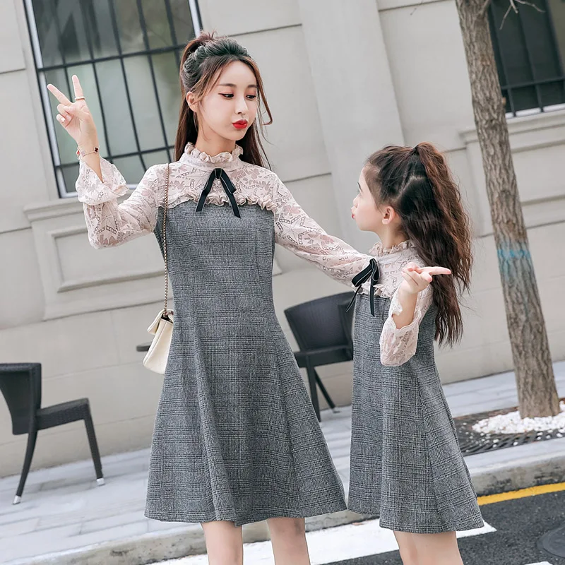

family look 2018 fashion mother daughter dresses women and girls lace Stitching lace dress mommy and me clothes christmas dress
