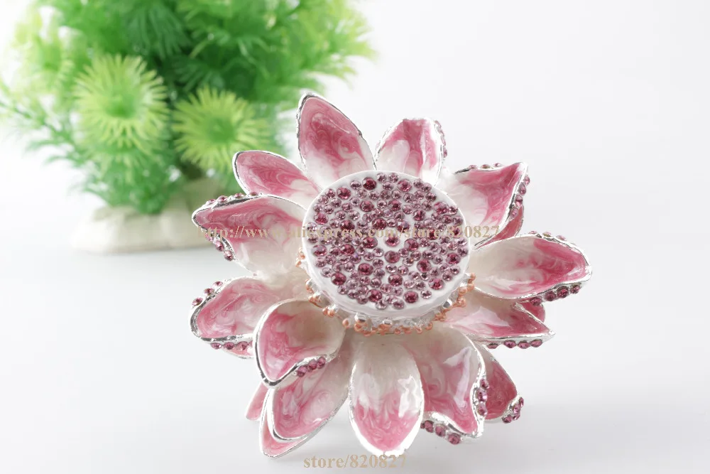 

Lotus Flower Jewelry Holder and Trinket Lotus-Inspired Decorative Trinket Flower Floral Shape Treasure Keepsake Box Ring Case