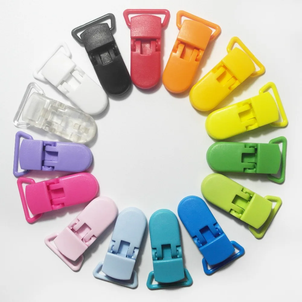 

Free Shipping 5 Pcs Sutoyuen 20mm Width D Shape Plastic Pacifier Clips Soother Dummy Suspender Holder Clips 15 Colors for Option