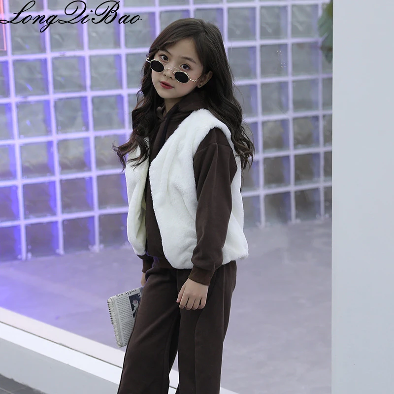 

Baby girl suit 2018 autumn and winter new fur plus velvet vest set in children hooded sweater girls sports three-piece