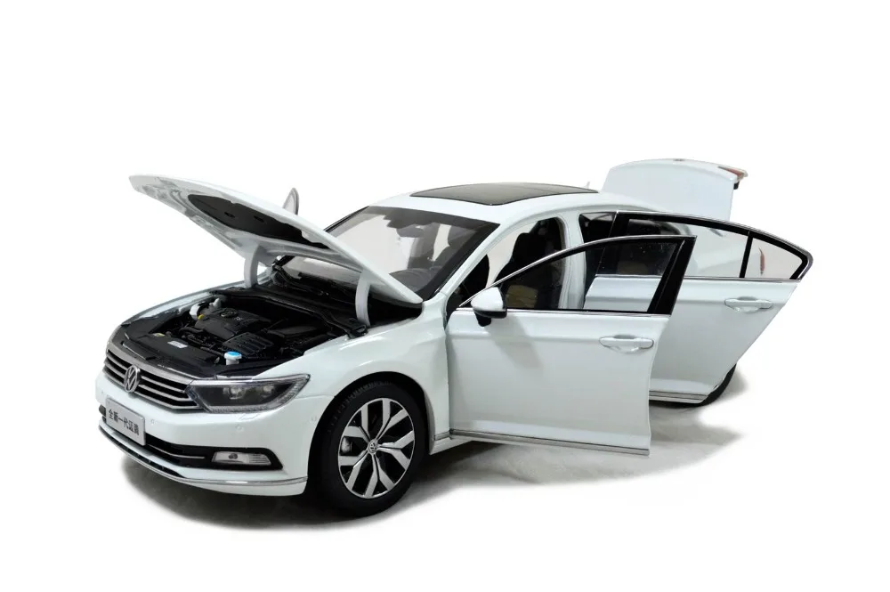 Модель Paudi 1/18 1:18 Масштаб VW Magotan(Passat B8) белая литая модель автомобиля игрушка модель автомобиля открываются двери