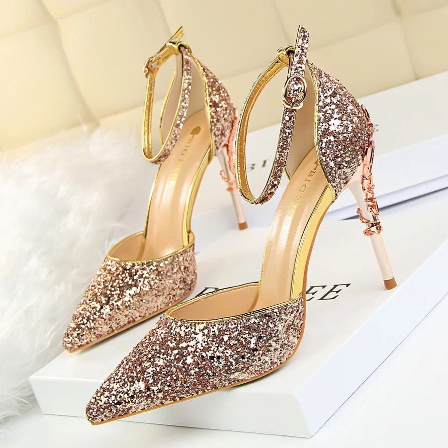 BIGTREE/популярные женские босоножки с пряжкой на лодыжке, украшенные звездами модные вечерние туфли на резные металла и каблуке женские туфли на высоком каблуке с острым носком